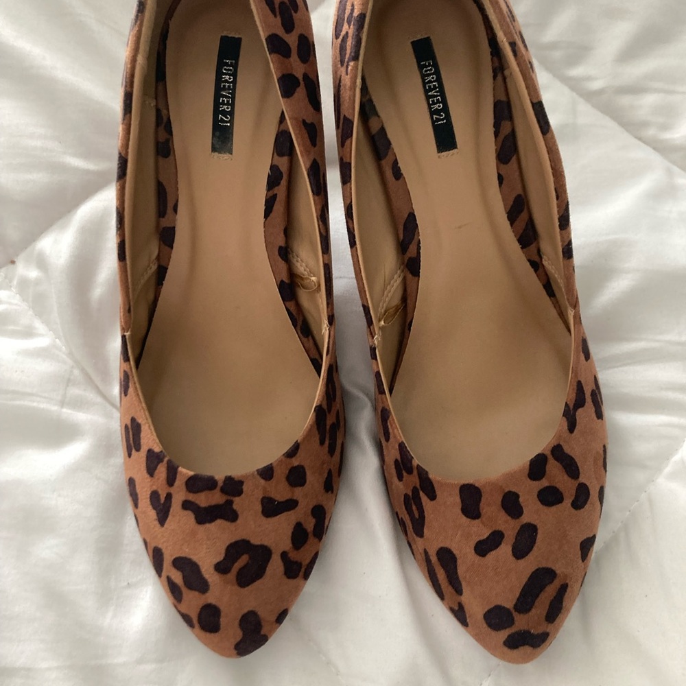 Leopard cone heels